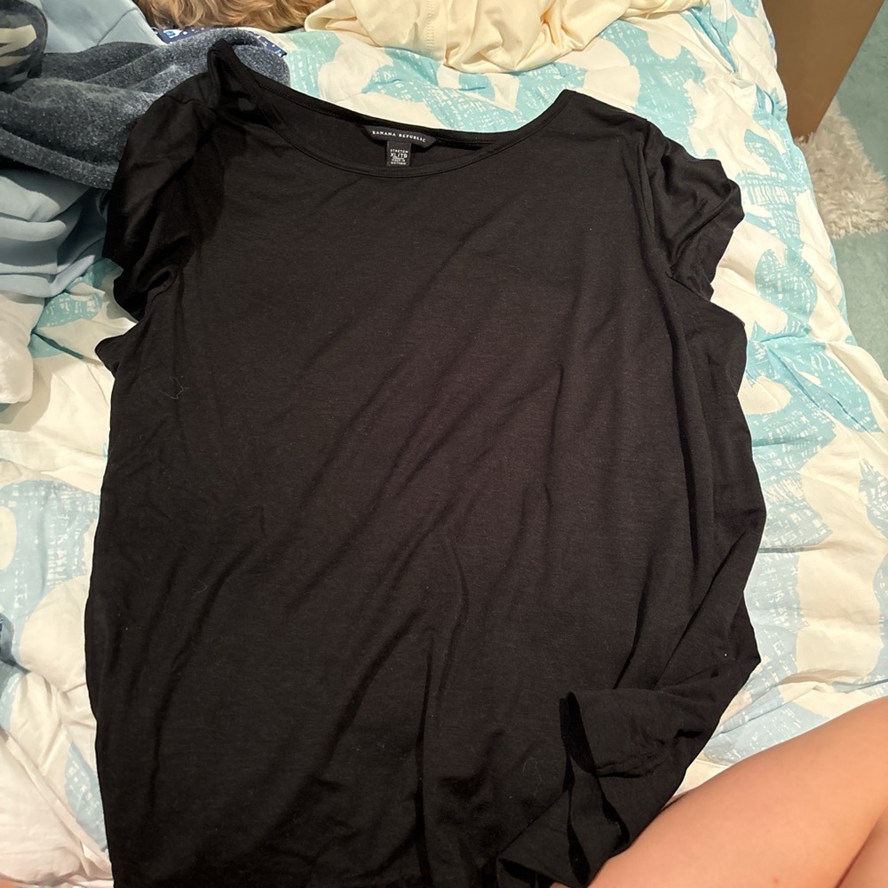 black t-shirt size medium